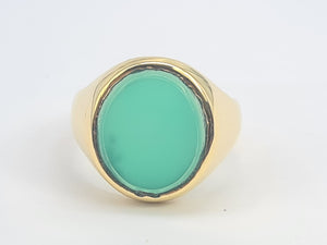 5470: Vintage: 18ct Gold Heavy Green Agate Signet Ring-from 1965 - unisex appeal