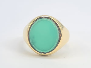 5470: Vintage: 18ct Gold Heavy Green Agate Signet Ring-from 1965 - unisex appeal