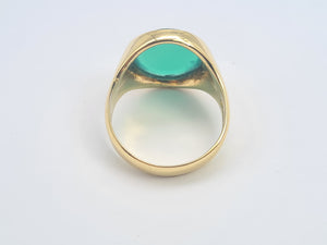 5470: Vintage: 18ct Gold Heavy Green Agate Signet Ring-from 1965 - unisex appeal