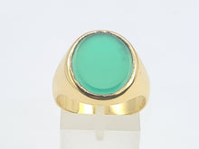 Load image into Gallery viewer, 5470: Vintage: 18ct Gold Heavy Green Agate Signet Ring-from 1965 - unisex appeal
