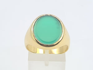 5470: Vintage: 18ct Gold Heavy Green Agate Signet Ring-from 1965 - unisex appeal