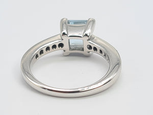 5706: Vintage; 18ct White Gold Princess Cut Aquamarine 10 Diamonds Dress Ring- -  Elegant eye candy