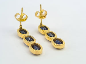 5752: Vintage: 18ct Gold Blue Sapphires Diamonds Drop Dangle Earrings- gorgeous stones, classic style,