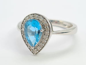 5782:Vintage: 9ct White Gold Pear Cut Vivid Blue Topaz 20 Diamonds Cocktail Ring- gorgeous- nice weight