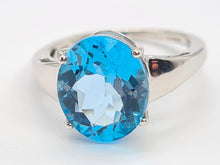 Load image into Gallery viewer, 5832: Vintage: 9ct White Gold Large Swiss Blue Topaz Cocktail Ring- crisp, clean, eye candy
