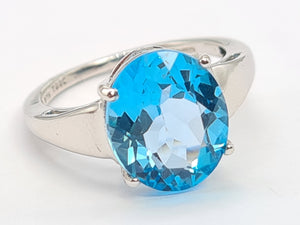 5832: Vintage: 9ct White Gold Large Swiss Blue Topaz Cocktail Ring- crisp, clean, eye candy