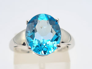 5832: Vintage: 9ct White Gold Large Swiss Blue Topaz Cocktail Ring- crisp, clean, eye candy