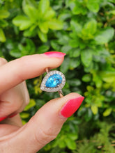 Load image into Gallery viewer, 5782:Vintage: 9ct White Gold Pear Cut Vivid Blue Topaz 20 Diamonds Cocktail Ring- gorgeous- nice weight
