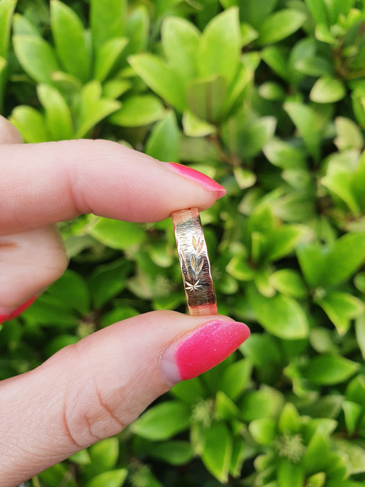 Vintage: 9ct Three-Colour Gold Russian-Inspired Wedding Band — From 1993