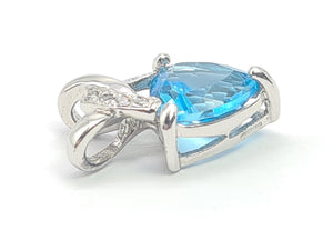 5856:   Vintage: 9ct White Gold Trillion Cut Swiss Blue Topaz Diamonds Pendant- effervescent eye candy