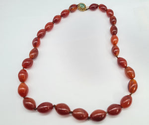 5875: Vintage; 14ct Gold Jade Cabochon Red Carnelian Necklace- statement piece, lovely combination