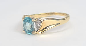 5919: Vintage; 9ct Gold Swiss Blue Topaz Brilliant Cut Diamonds Cocktail Ring- sparkling beauty