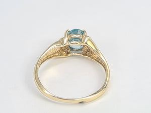 5919: Vintage; 9ct Gold Swiss Blue Topaz Brilliant Cut Diamonds Cocktail Ring- sparkling beauty