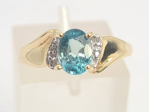 5919: Vintage; 9ct Gold Swiss Blue Topaz Brilliant Cut Diamonds Cocktail Ring- sparkling beauty