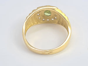 5922:  Vintage: 18ct gold Green Peridot White Sapphires Dress Ring- lovely stones, statement weight