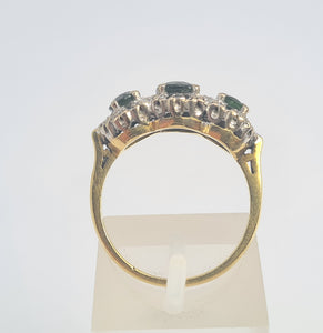 5925: Vintage & Old 18ct Gold Green Tourmalines Trilogy 18 Diamonds Dress Ring- lovely, classic combination- nice weight