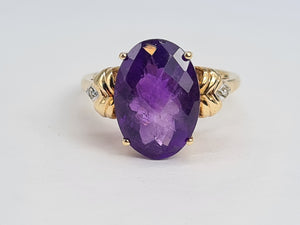 5929: Vintage; 9ct Gold Large Rich Purple Amethyst Diamonds Dress ring- lovely combination