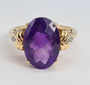 5929: Vintage; 9ct Gold Large Rich Purple Amethyst Diamonds Dress ring- lovely combination