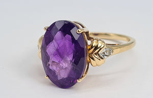 5929: Vintage; 9ct Gold Large Rich Purple Amethyst Diamonds Dress ring- lovely combination