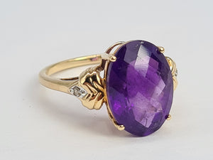 5929: Vintage; 9ct Gold Large Rich Purple Amethyst Diamonds Dress ring- lovely combination