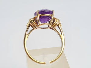 5929: Vintage; 9ct Gold Large Rich Purple Amethyst Diamonds Dress ring- lovely combination