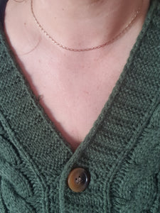 Vintage: (1991) 9ct Gold Elongated Curb Necklace/Chain (40cm) - superb condition at 32
