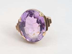 5955: Vintage: 9ct Gold Large Lilac Amethyst Cocktail Ring- lovely cut & colours