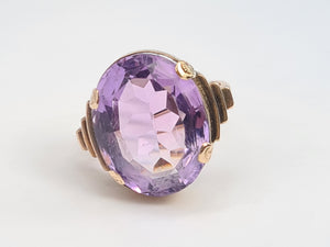 5955: Vintage: 9ct Gold Large Lilac Amethyst Cocktail Ring- lovely cut & colours