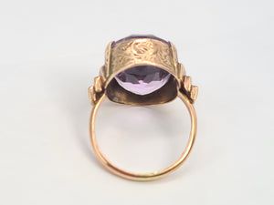 5955: Vintage: 9ct Gold Large Lilac Amethyst Cocktail Ring- lovely cut & colours