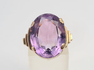 5955: Vintage: 9ct Gold Large Lilac Amethyst Cocktail Ring- lovely cut & colours