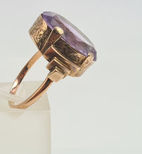 Load image into Gallery viewer, 5955: Vintage: 9ct Gold Large Lilac Amethyst Cocktail Ring- lovely cut &amp; colours
