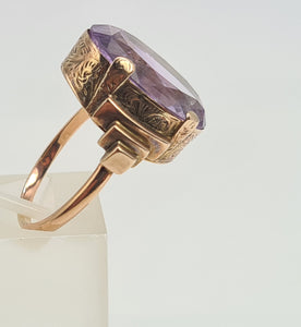 5955: Vintage: 9ct Gold Large Lilac Amethyst Cocktail Ring- lovely cut & colours