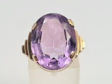 Load image into Gallery viewer, 5955: Vintage: 9ct Gold Large Lilac Amethyst Cocktail Ring- lovely cut &amp; colours
