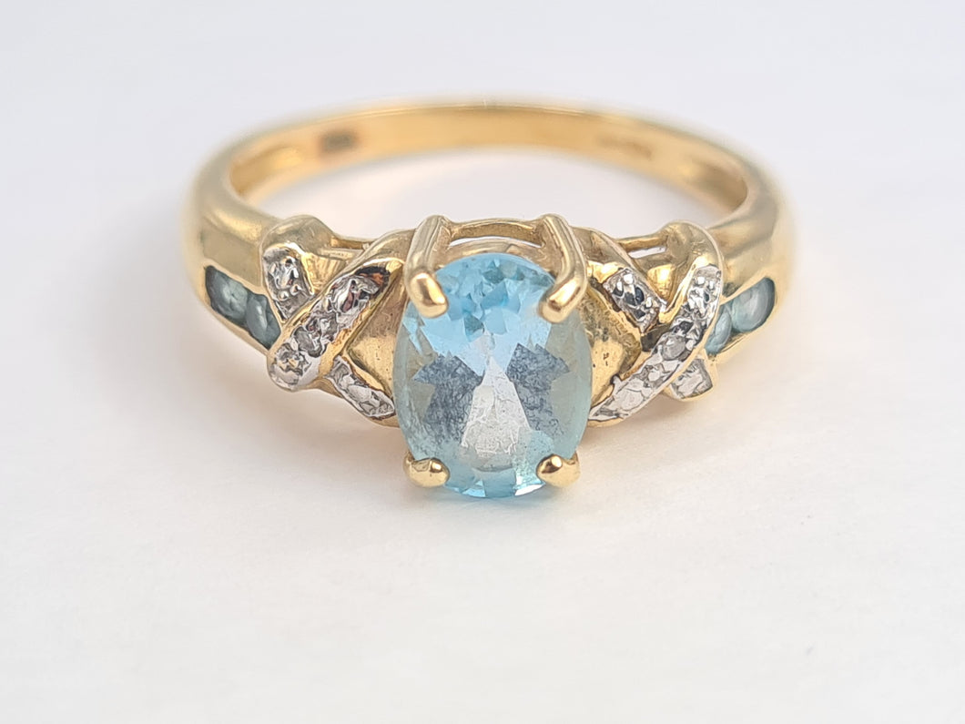 5972:  Vintage: 9ct Gold Swiss Blue Topaz Diamonds Dress Ring- simply sparkling beauty