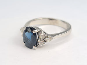 0103: Vintage & Rare: 18ct White Gold Teal Sapphire(1.85ct) Diamonds (0.5ct) Trefoil Set Ring