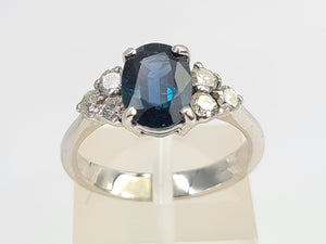 0103: Vintage & Rare: 18ct White Gold Teal Sapphire(1.85ct) Diamonds (0.5ct) Trefoil Set Ring