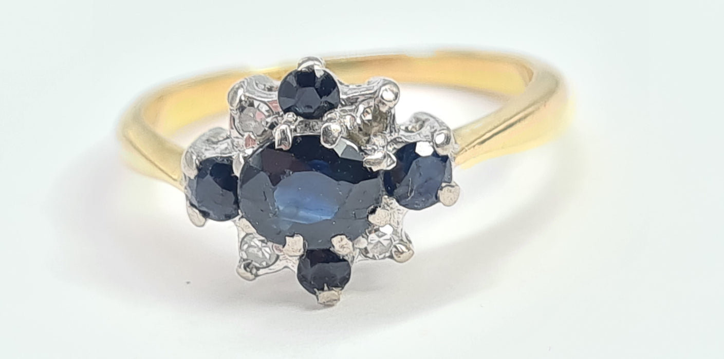 6032 Vintage: 18ct Yellow Gold Blue Sapphire & Diamond Geometric Cluster Ring