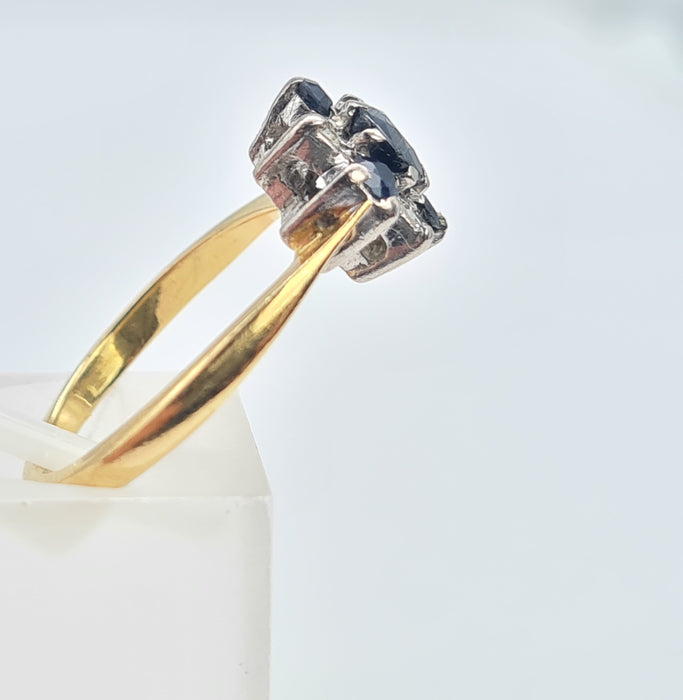6032 Vintage: 18ct Yellow Gold Blue Sapphire & Diamond Geometric Cluster Ring