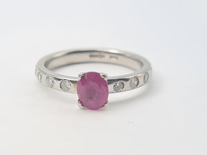 7048:  Vintage: 18ct White Gold Champagne  Pink Ruby 8 Brilliant Cut Diamonds band- crisp, clean, eye candy