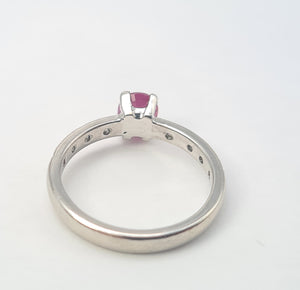 7048:  Vintage: 18ct White Gold Champagne  Pink Ruby 8 Brilliant Cut Diamonds band- crisp, clean, eye candy