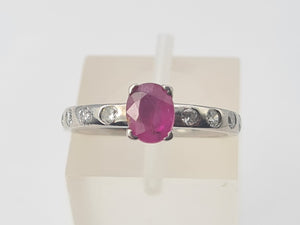 7048:  Vintage: 18ct White Gold Champagne  Pink Ruby 8 Brilliant Cut Diamonds band- crisp, clean, eye candy