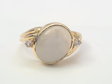 Load image into Gallery viewer, 7060: Vintage: 9ct Gold Large White Moonstone Sapphire Accents Cocktail Ring- lovely colours
