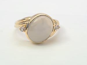 7060: Vintage: 9ct Gold Large White Moonstone Sapphire Accents Cocktail Ring- lovely colours