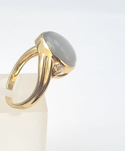 7060: Vintage: 9ct Gold Large White Moonstone Sapphire Accents Cocktail Ring- lovely colours