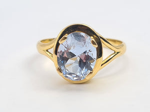 7106:  Vintage & Old : 18ct Gold  Blue Spinel Cocktail Ring - captivating Blue