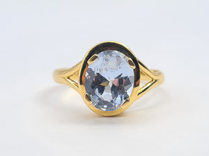 7106:  Vintage & Old : 18ct Gold  Blue Spinel Cocktail Ring - captivating Blue