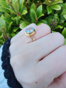 7106:  Vintage & Old : 18ct Gold  Blue Spinel Cocktail Ring - captivating Blue