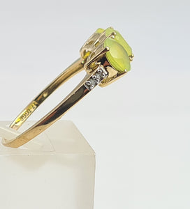 7127:Vintage & Rare: 10ct Gold Yellow Tourmalines Diamonds Dress Ring-crisp, clean and sparkling.