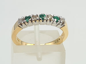 7129: Vintage: 18ct Gold Emeralds Brilliant cut Diamonds Stacker/Eternity Ring- elegant, sophisticated