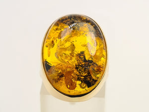 7124: Vintage: 18ct Gold Large Amber Statement Cocktail Ring-vibrant colour